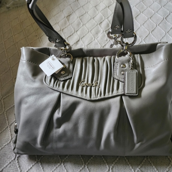 NWT Coach Ashley Ruched Leather Shoulder Bag W/2 Freebies - Picture 5 of 13